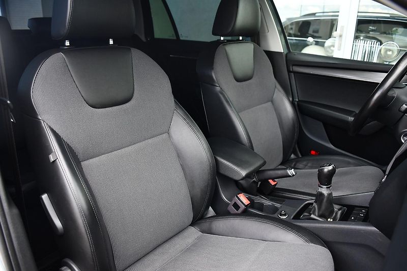 Škoda Octavia 2.0TDi STYLE VIRTUAL ACC ČR - fotka 14 z 54