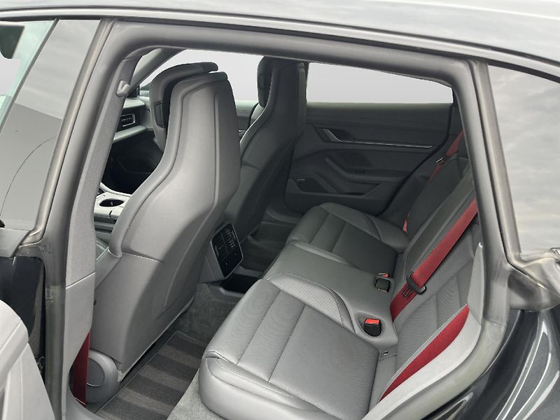 Porsche Taycan 4s Sport Turismo - fotka 21 z 30