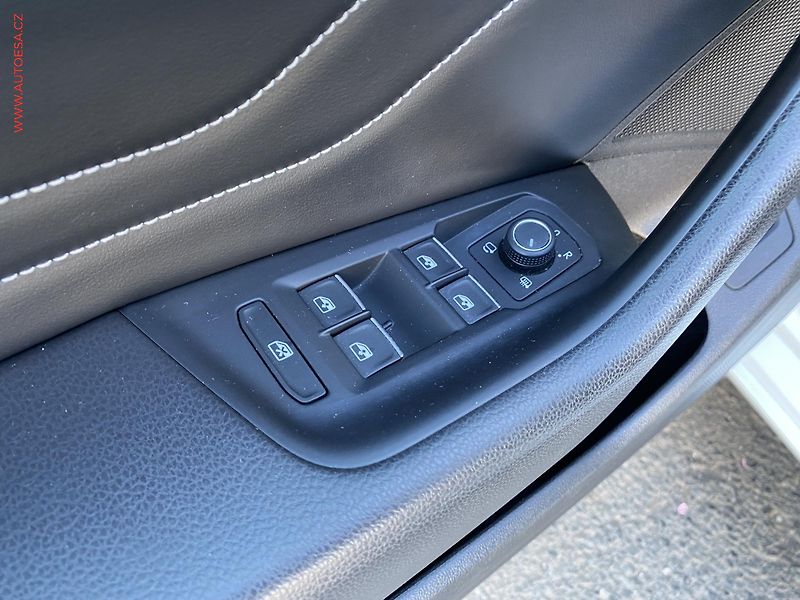 Volkswagen Passat (2020) 2.0TDi, ČR, DSG, LED - fotka 13 z 18