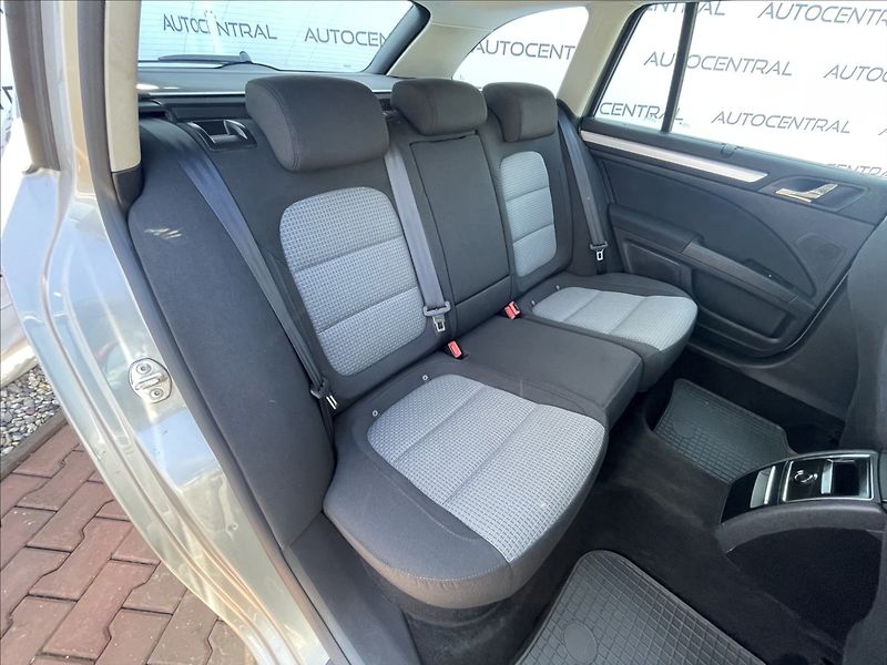 Škoda Superb 1,6 TDi.77kw - fotka 25 z 26