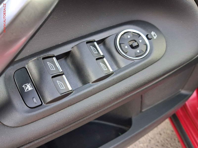 Ford Mondeo (2014) 2.0TDCi, 2.maj,ČR, Xenon - fotka 13 z 17