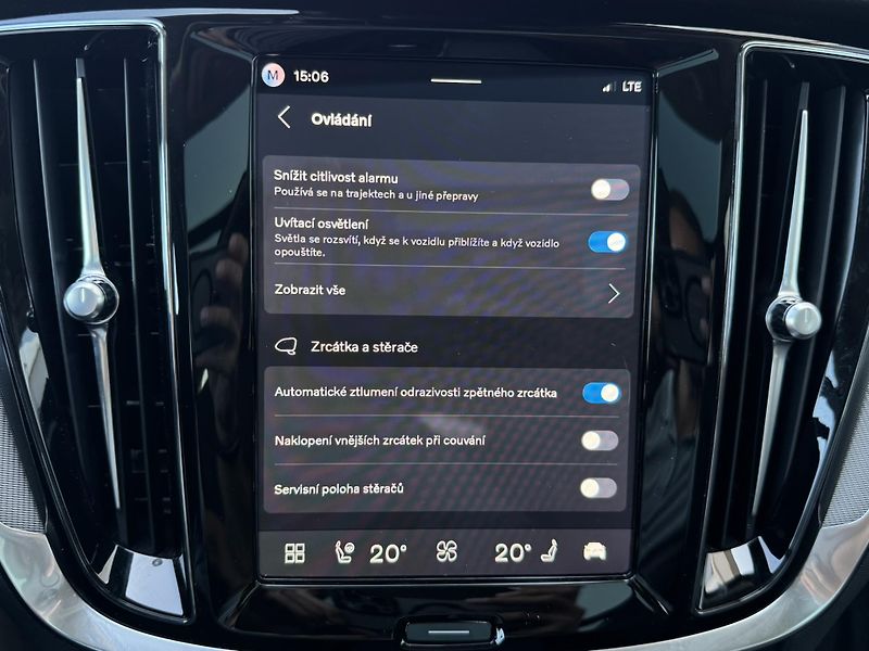Volvo V60 B4 FWD PLUS DARK // 1. Maj. - fotka 44 z 46