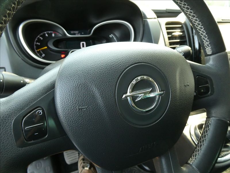Opel Vivaro 1,6 BiCDTi 107kW Long,8.MÍST,n - fotka 31 z 41