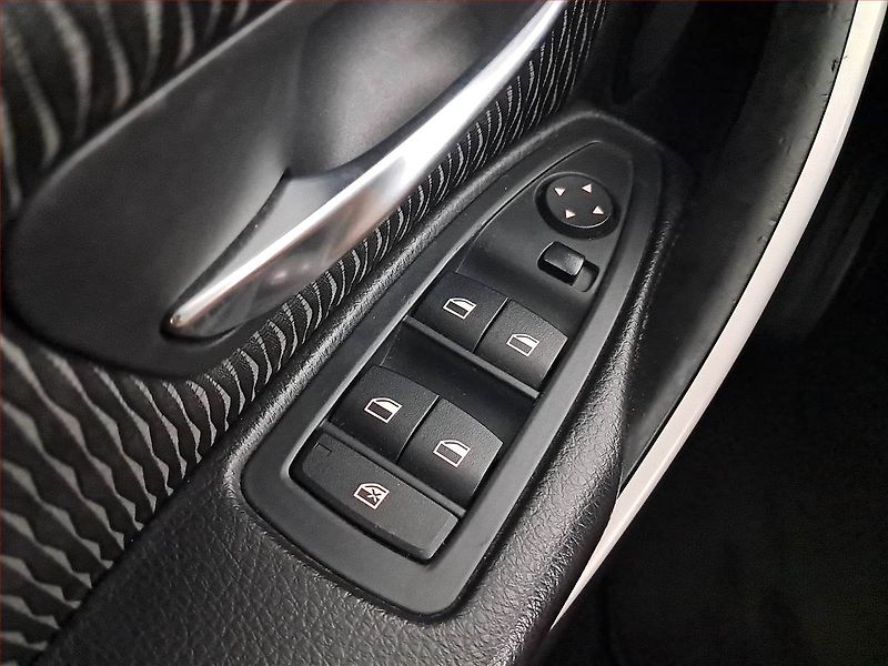 BMW Řada 3 (2015) 318 d, Navi, Park. senzory - fotka 18 z 21