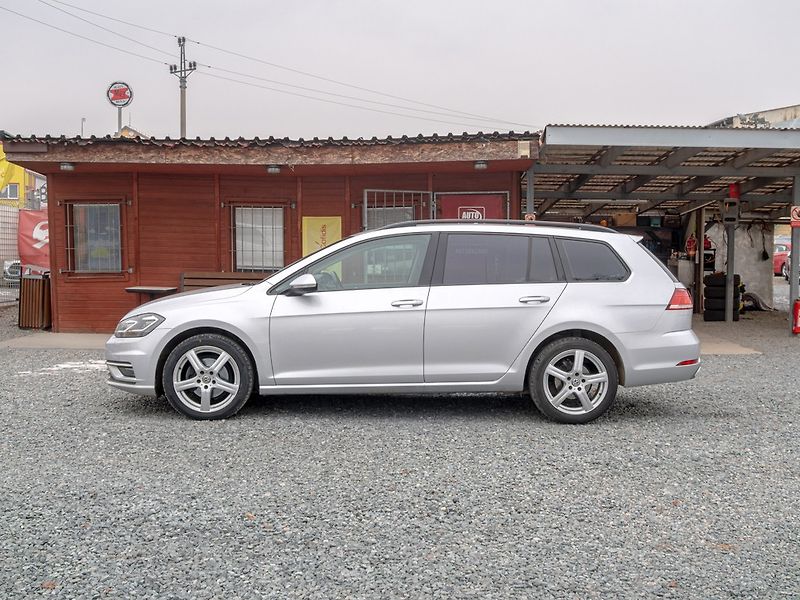 Volkswagen Golf (2019) 1.6TDI 85KW DSG – NAVI, ERGO - fotka 8 z 51
