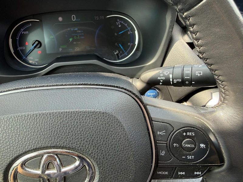 Toyota RAV4 2.5 HSD e-CVT AWD Selection - fotka 17 z 28