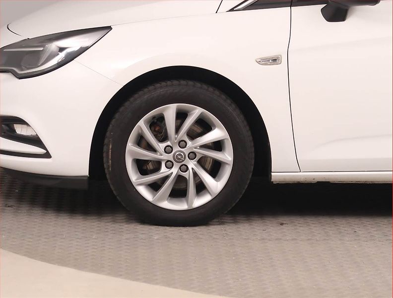 Opel Astra (2019) 1.6 CDTI, Navi, Tempomat - fotka 15 z 16