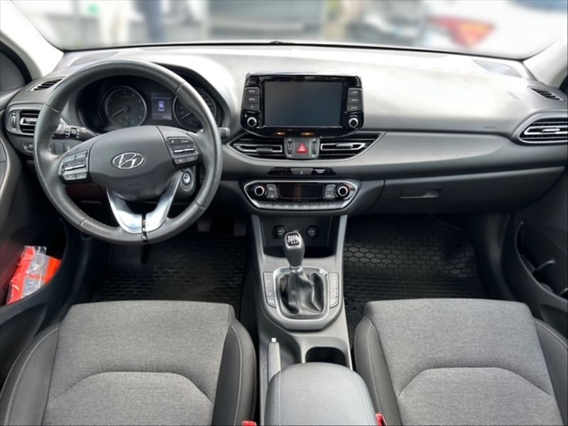 Hyundai i30 1,5 T-GDI Smart - fotka 9 z 11