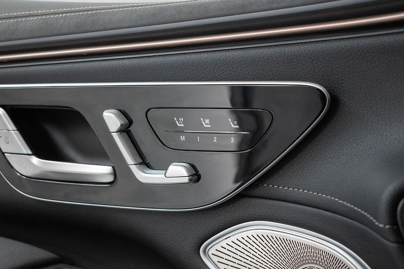 Mercedes-Benz EQS 450 AMG*4M*AIR*TAŽNÉ*TEPELKO* - fotka 41 z 52