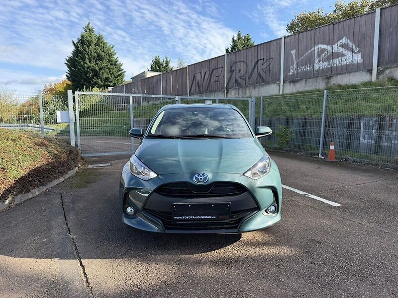 Toyota Yaris 1.5 HEV 116 LIMITED výbava Com - fotka 2 z 9