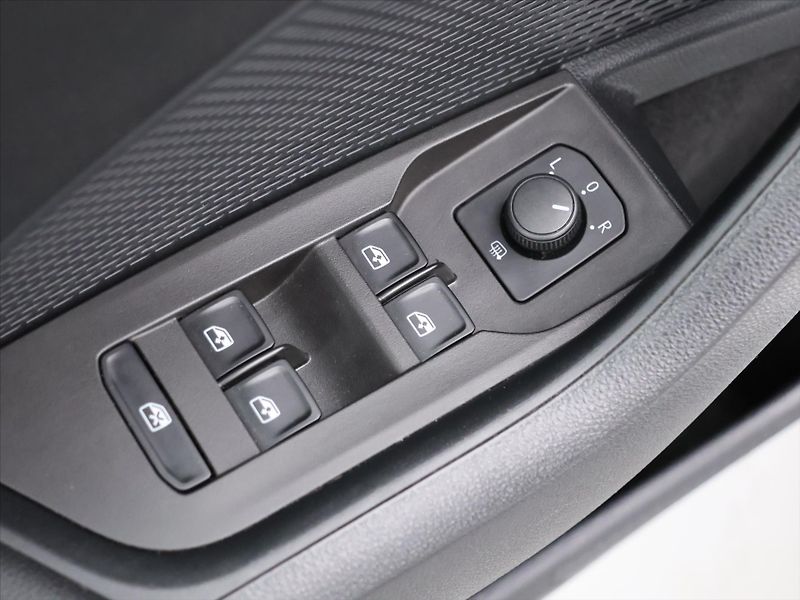 Škoda Octavia 2,0 TDI 85kW Ambition CZ DPH - fotka 15 z 35