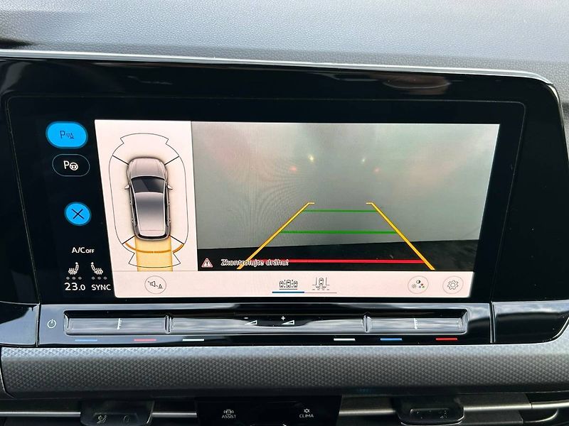 Volkswagen Golf (2022) 1.5 TSI 110 kW Webasto  Záruka - fotka 15 z 34