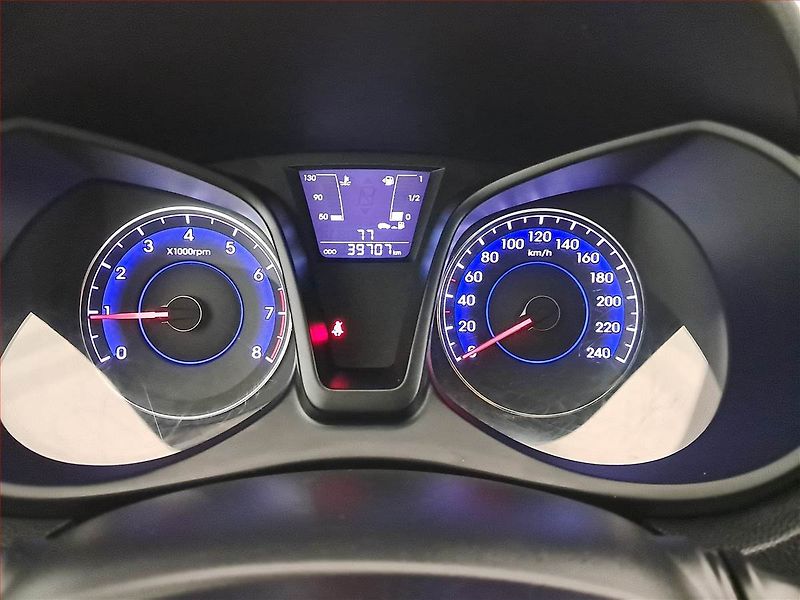 Hyundai ix20 (2015) 1.4 CVVT, Serv.kniha - fotka 11 z 17