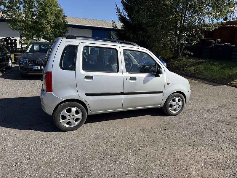 Opel Agila 1.0i - fotka 7 z 21