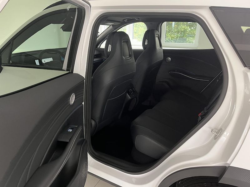 Omoda 7 (2026) 1.6 TGDI PREMIUM - fotka 12 z 14
