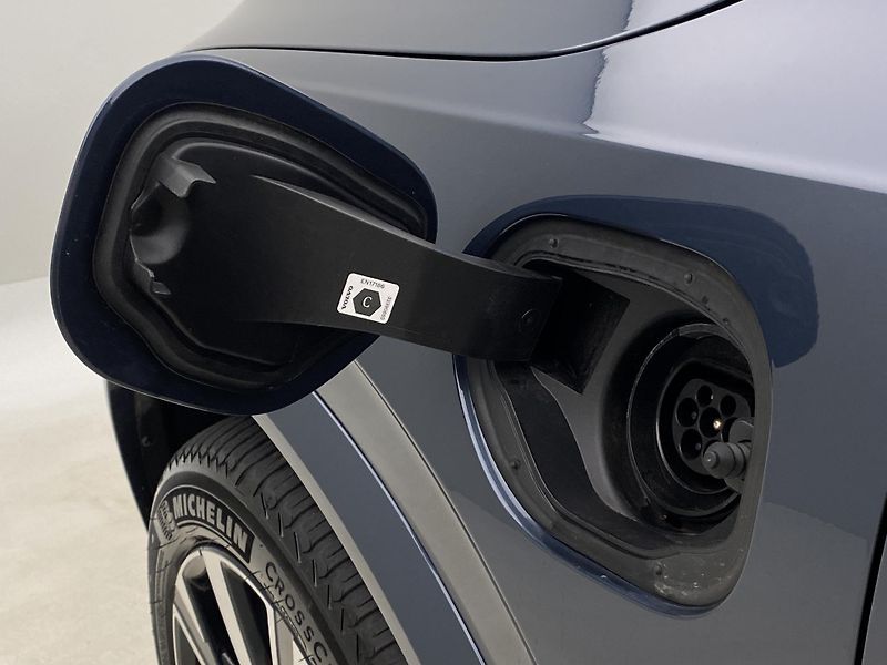 Volvo XC90 (2025) T8 AWD Plug-in DARK ULTRA - fotka 19 z 75