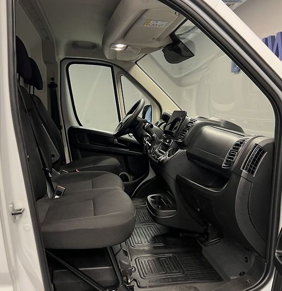 Toyota Proace Max 2.2 AT COMFORT EXE. L3H2 - fotka 7 z 16