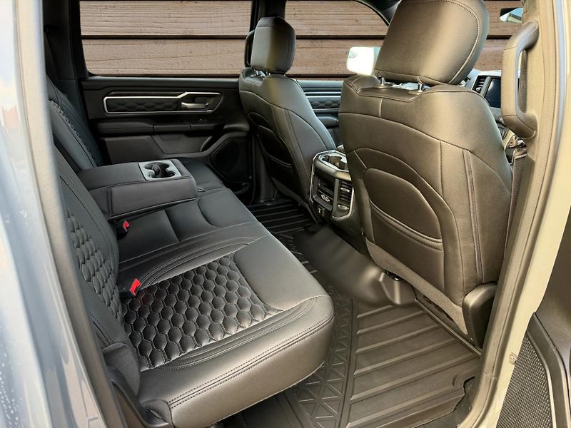 Dodge RAM (2020) +TRX PAKET+DESTROYER GREY+ - fotka 13 z 24