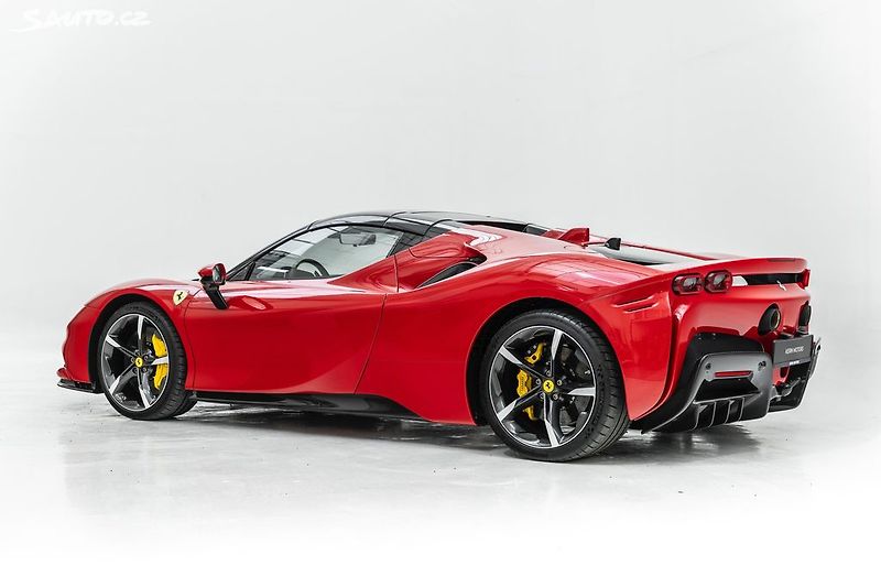 Ferrari SF90 Spider*FULL carbon*metalíza - fotka 4 z 47