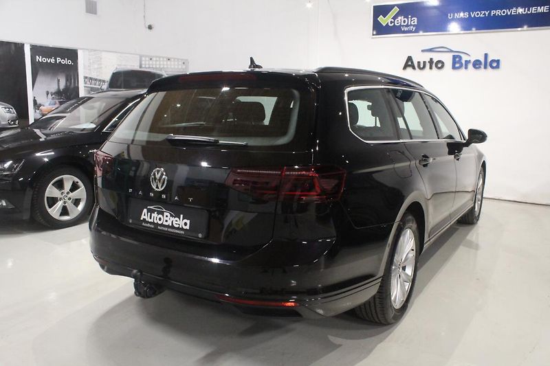 Volkswagen Passat (2020) 2.0TDI DSG Display Matrix - fotka 12 z 36