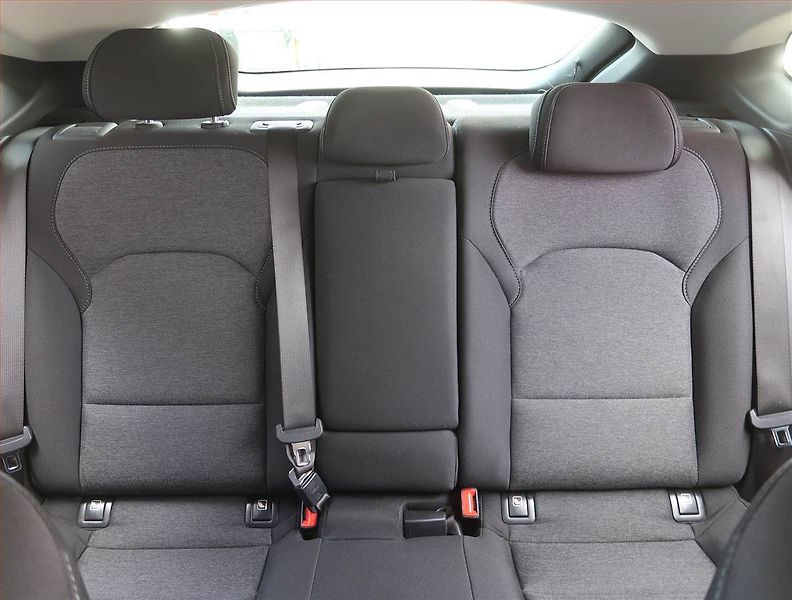 Hyundai i30 (2023) Family 1.5 T-GDI MHEV, Automat - fotka 10 z 19