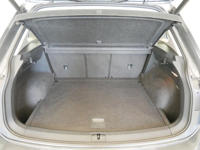 Volkswagen Tiguan - fotka 26 z 27