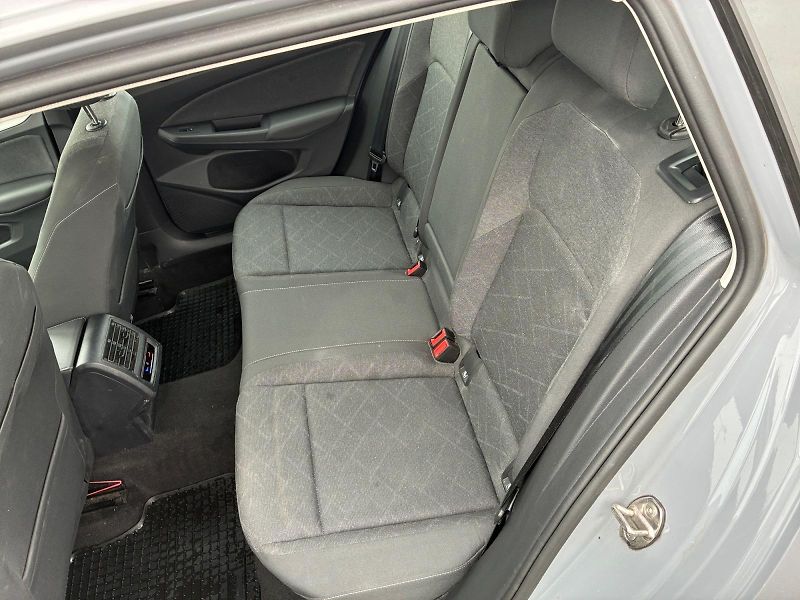 Volkswagen Golf Variant (2024) LIFE 1.5TSI 96kW CZ DPH TAŽNÉ  - fotka 8 z 11