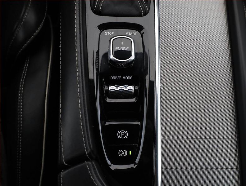 Volvo XC90 (2017) R-Design D5 AWD - fotka 11 z 18