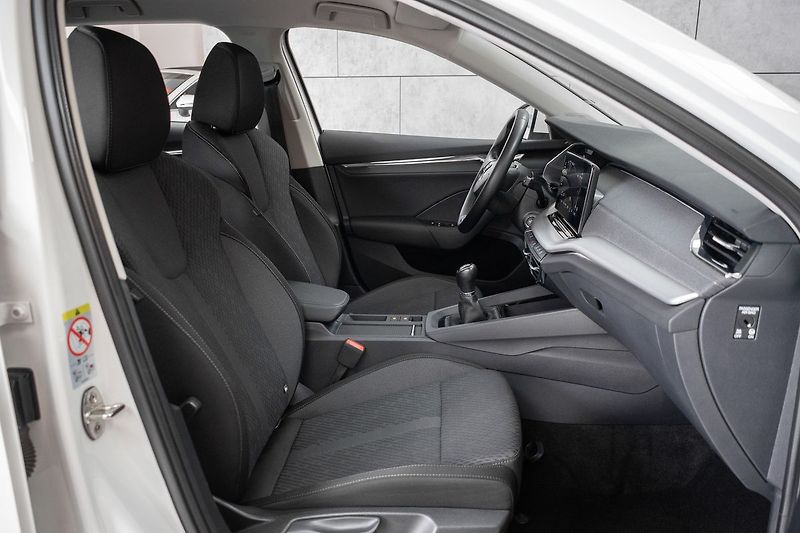 Škoda Octavia 2.0 TDI STYLE*KESSY*DPH*ČR 1.M - fotka 12 z 38