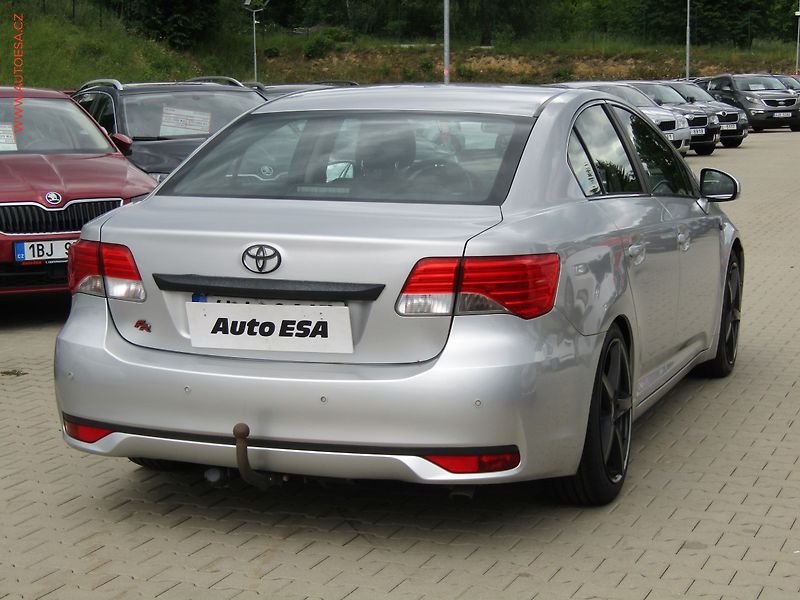 Toyota Avensis (2013) 2.2D, ČR, Navi - fotka 4 z 20