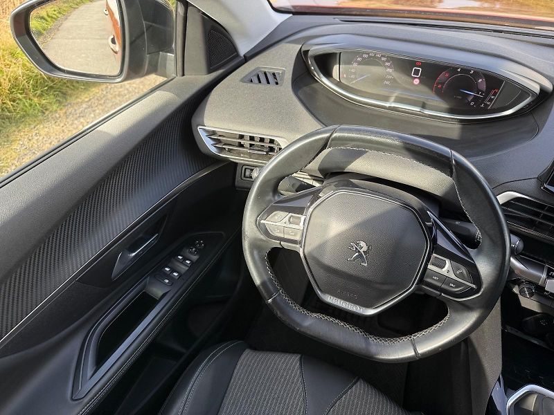 Peugeot 5008 (2022) ALLURE 1.5BHDI 96kW CZ DPH   - fotka 11 z 11