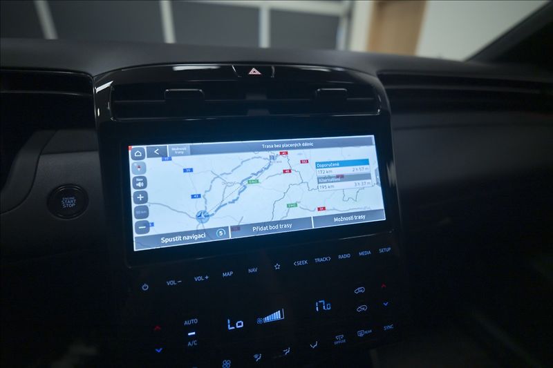 Hyundai Tucson 1,6 T-GDI N-LINE NAVI KAMERA - fotka 31 z 47