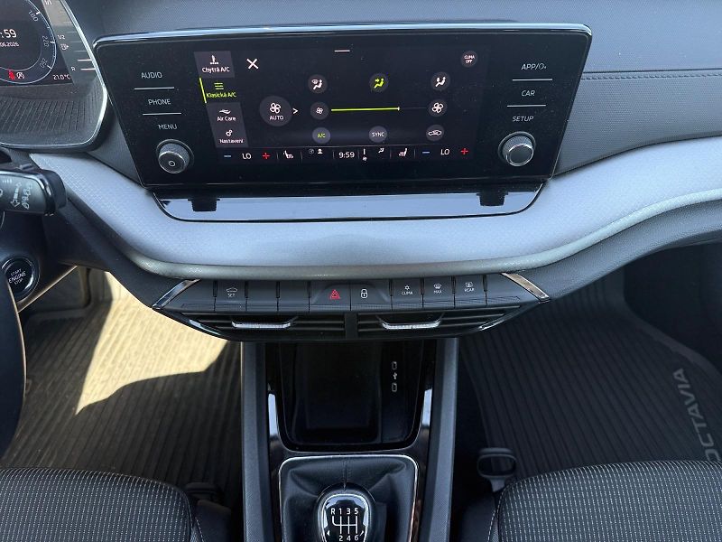 Škoda Octavia (2023) AMBITION 1.5TSI 110kW CZ DPH - fotka 10 z 11