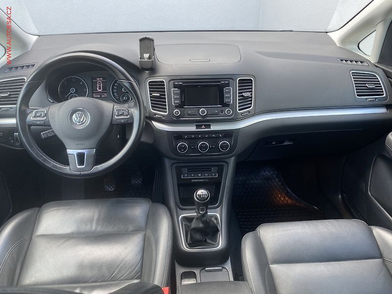Volkswagen Sharan (2013) 2.0 TDi 7míst, Highline - fotka 8 z 19