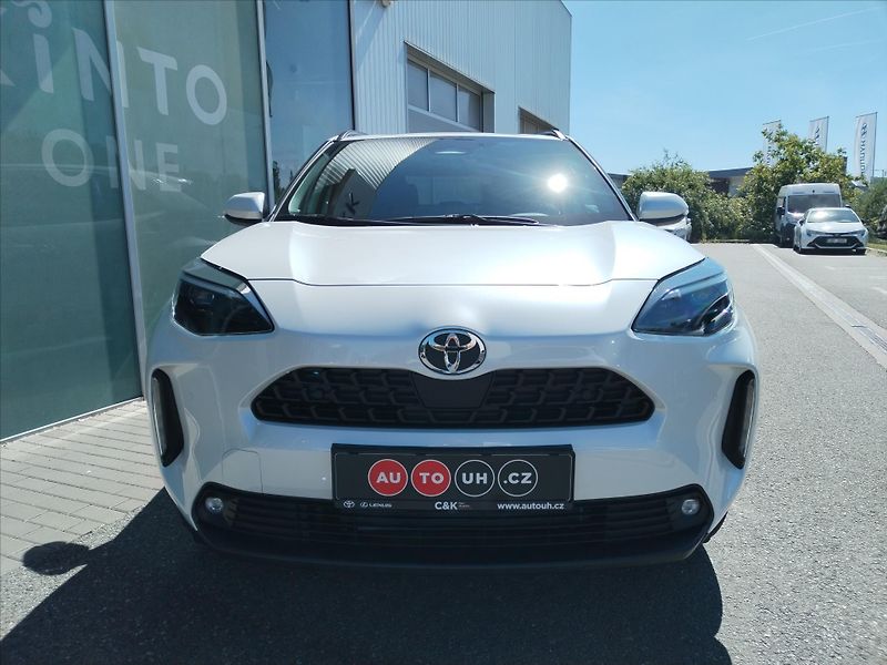 Toyota Yaris Cross 1,5 HEV e-CVT  STYLE FWD 116k - fotka 2 z 12