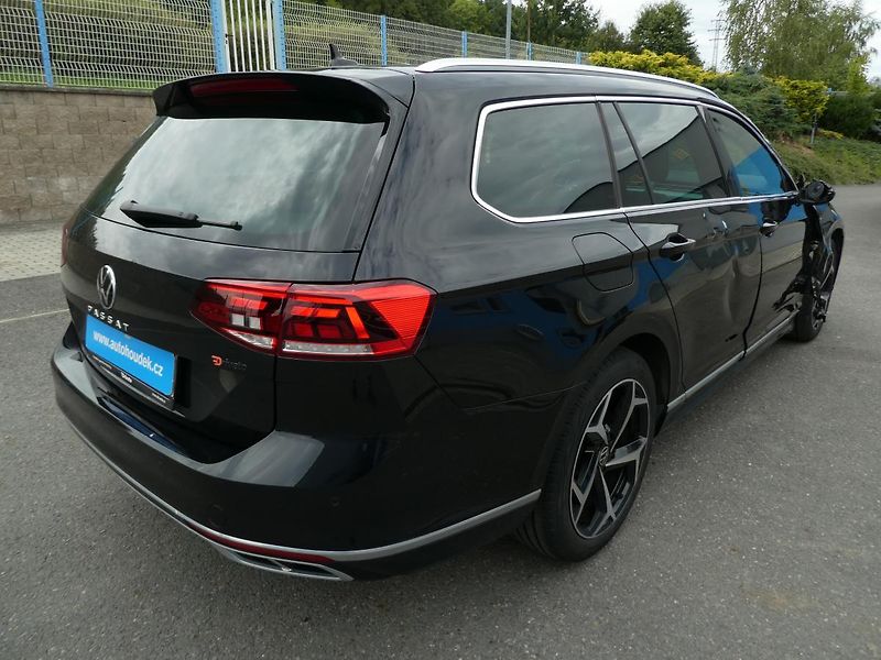 Volkswagen Passat Variant 2,0TSi 140kW R LINE automat - fotka 5 z 15