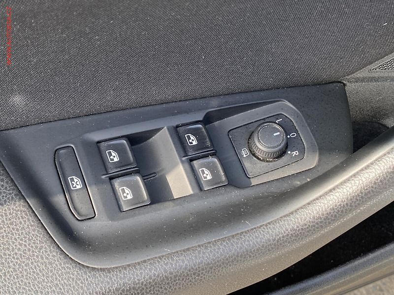 Volkswagen Passat (2017) 2.0 TDi, Comfortline - fotka 11 z 17