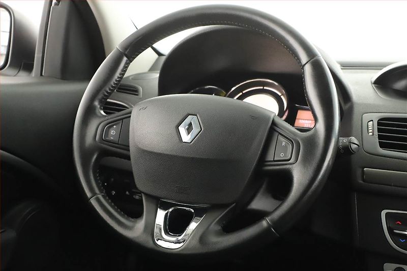 Renault Mégane (2014) 1.6 16V, LPG, po STK, Tažné - fotka 12 z 13