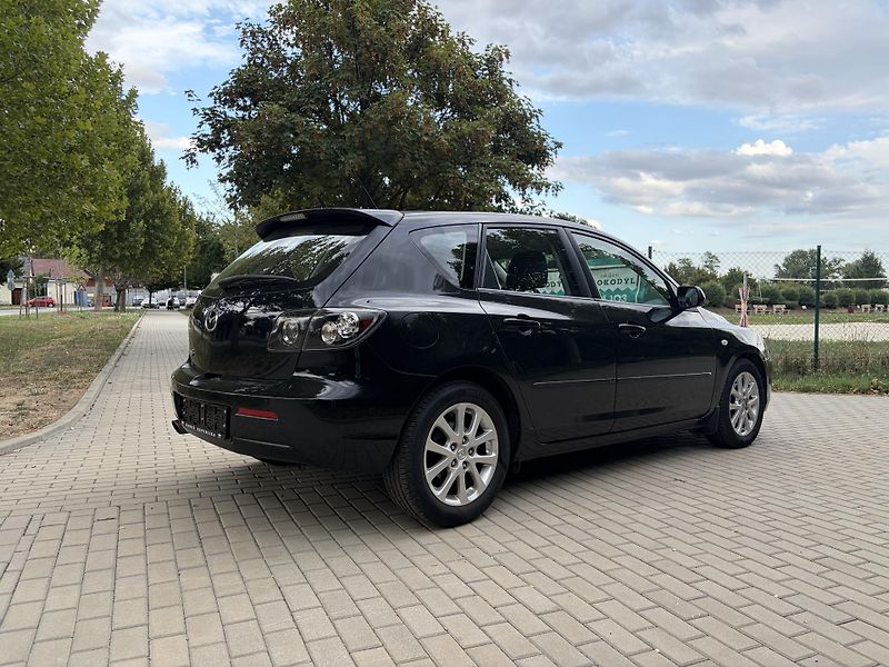Mazda 3 1.6 Sport Active - fotka 11 z 26