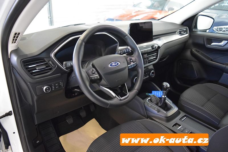 Ford Kuga 1.5 EBLUE TITANIUM 56 000 KM - fotka 27 z 57