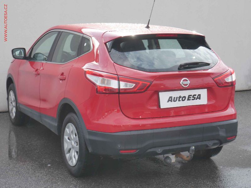 Nissan Qashqai (2017) 1.2 DiG-T, 2.maj,ČR, Visia - fotka 6 z 15