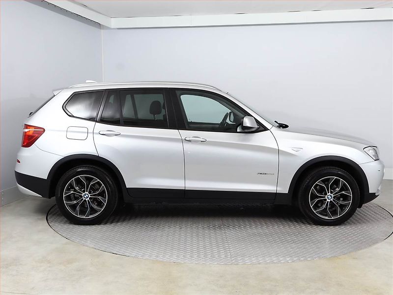 BMW X3 (2013) xDrive20d, 4X4, Automat - fotka 6 z 19