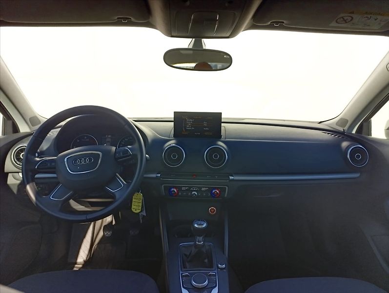 Audi A3 1,6 TDi Aut.klima,Navigace - fotka 15 z 34