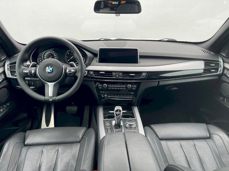 BMW X5 (2017) 3.0 / 230 kW xDrive 40d M-Pake - fotka 5 z 30