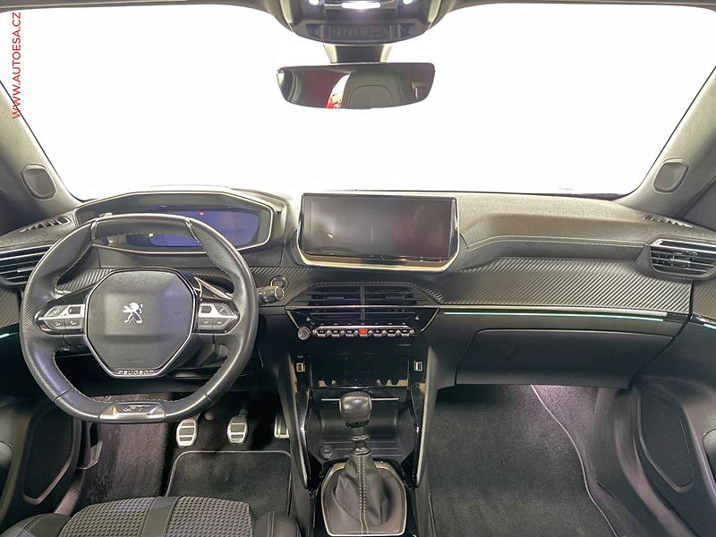 Peugeot 2008 (2021) 1.2PT, ČR, servis.kniha - fotka 8 z 18