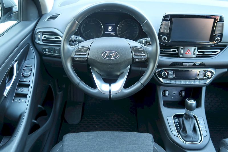 Hyundai i30 (2023) SW Smart 1,0 T - GDI DCT7 88 k - fotka 9 z 35
