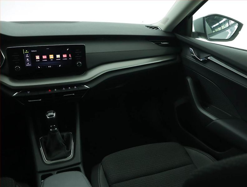 Škoda Octavia (2023) Ambition 2.0 TDI, ČR,1.maj - fotka 8 z 15