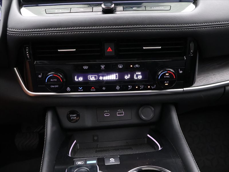 Nissan X-Trail 1,5 e-Power 4WD Tekna CZ 1.Maj - fotka 23 z 35