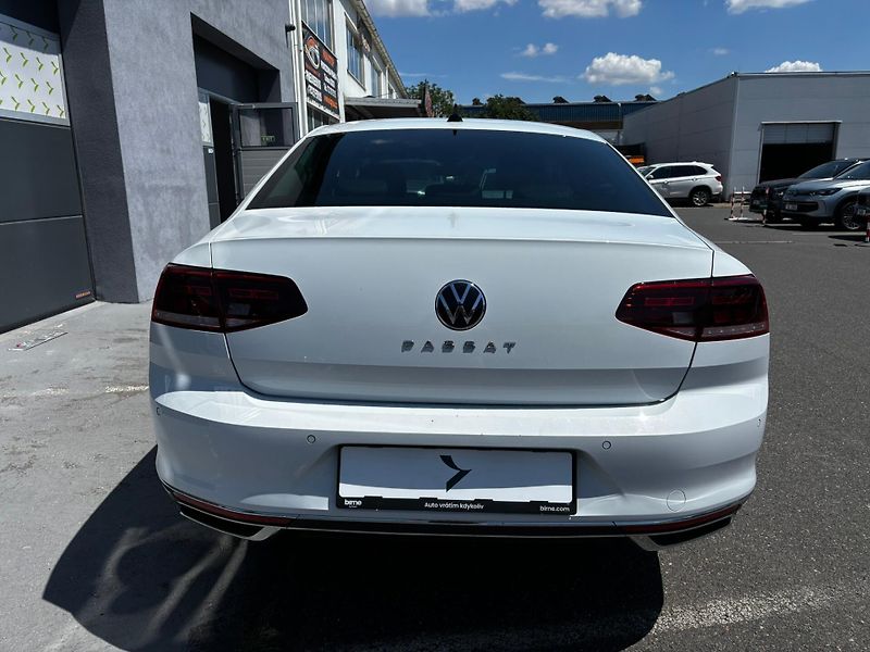 Volkswagen Passat - fotka 7 z 18