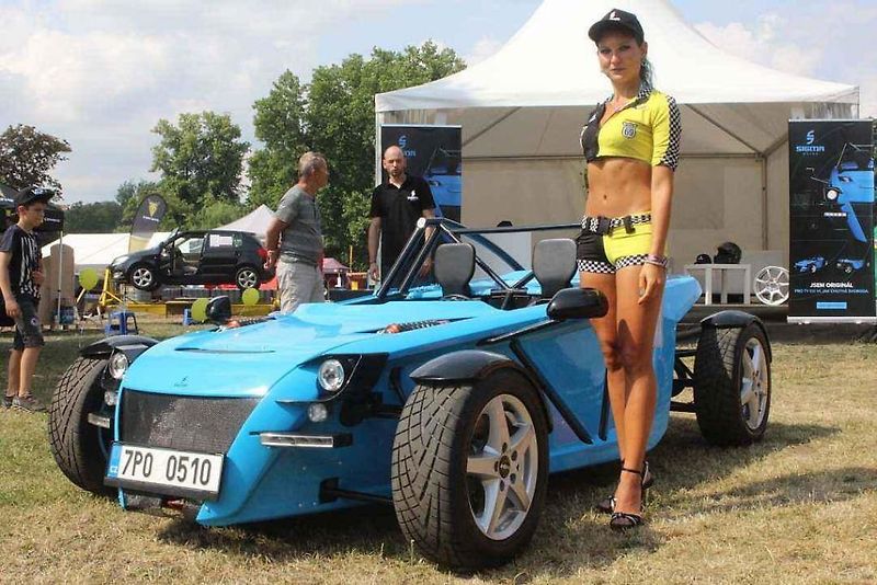 Automobilová slavnost Legendy.